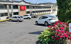 Red Carpet Inn - Stamford